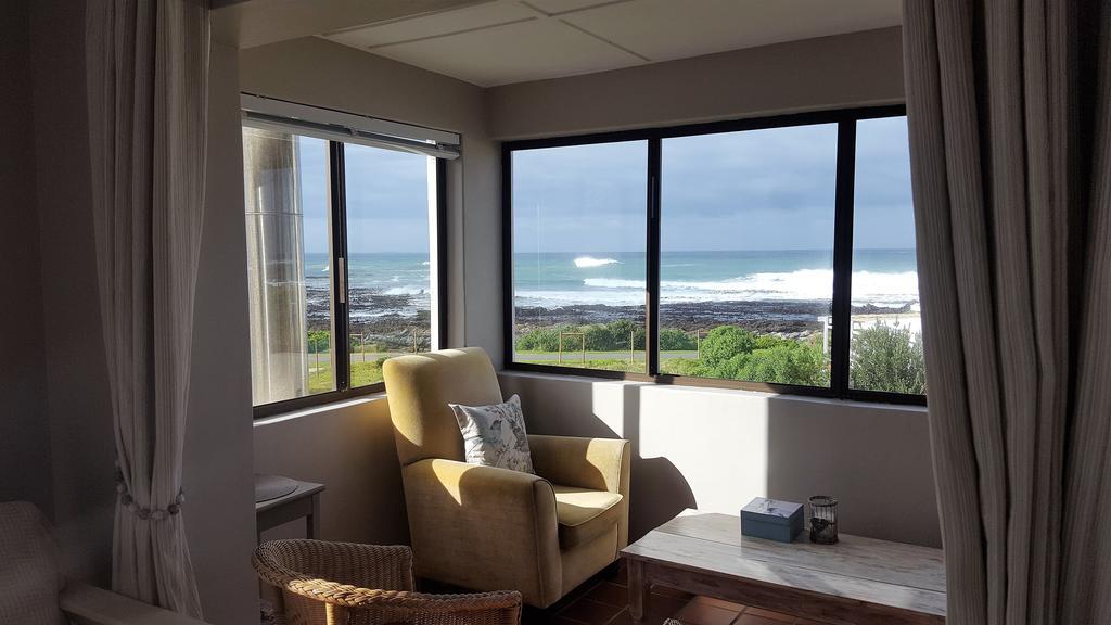 Strandloper Apartments Hermanus Exterior photo